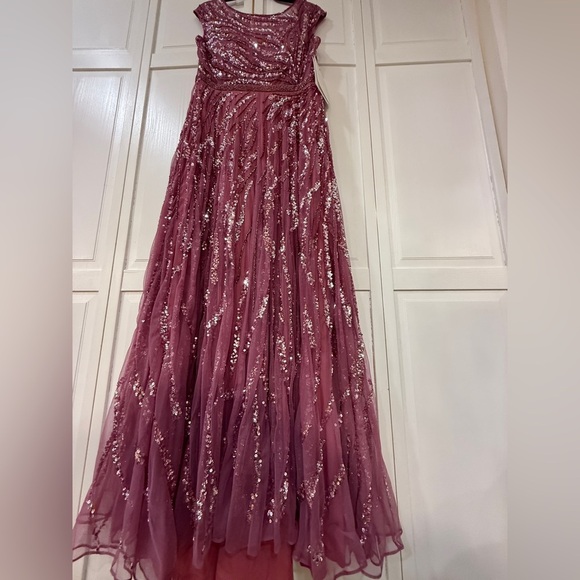 NWT | Mac Duggal 5445 Plum Pink Cap Sleeve Embellished Evening Gown Size 12 - Picture 8 of 14